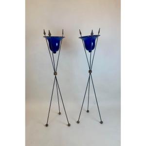 Pair Of Glass Basins On Arrow Feet