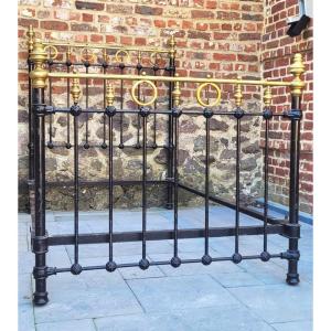 Metal Bed In Cast Iron And Copper 