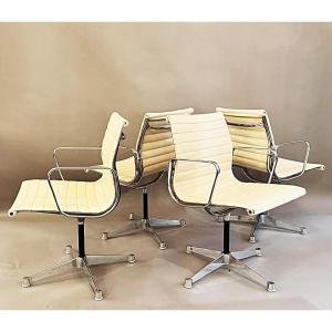 Set Of 4 Chairs By Charles & Ray Eames For Herman Miller, 1960s