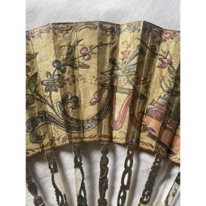 18th Century Fan, 16 Ribs