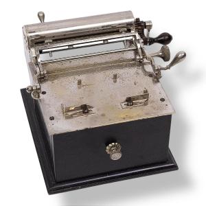 Snuffbox - Machine Of The Century - Patented Sgdg Model 3 - Paris - Circa 1900