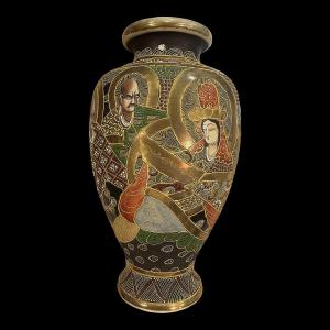 Satsuma Vase With Immortals Decoration, Signed "cuishan" - Meiji Era (1868-1912) - Japan, Circa 1900 