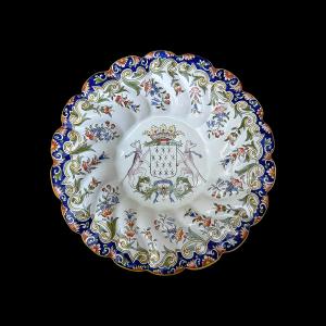 Desvres Earthenware Dish - Coat Of Arms Of Brittany "a Ma Vie" - Rouen Decoration - 20th Century
