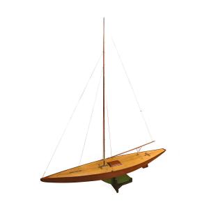 Endeavour I Sailboat Model