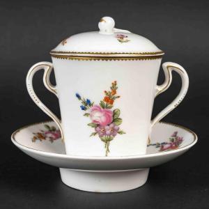"trembeuse" Cup, Paris Porcelain, 18th Century