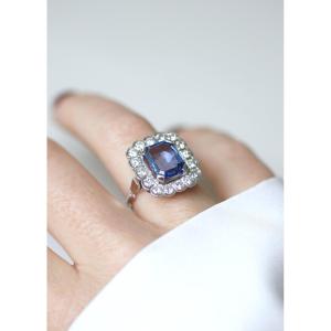 Art Deco  Ceylon Sapphire 3.90 Cts And Diamonds Cluster Ring On White Gold