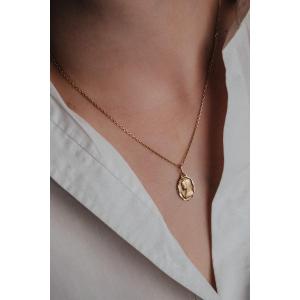 Oval Medal Of The Virgin Mary In Gold 750/000, Augis