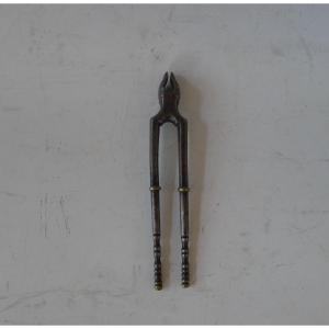Pinion Breaker