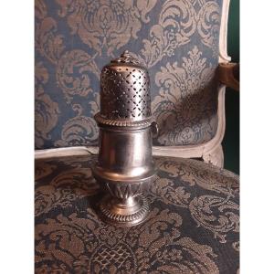 Saupoudreuse à Piedouche  En Metal Plaqué d'Argent époque 18e Siècle 