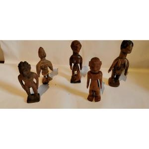 Ewe Statuettes Set