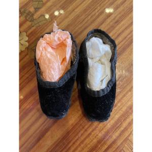 Very Old Velvet Shoes For Pauline Doll