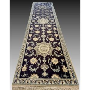 Oriental Rug Iran Nain Wool And Silk: 0.77 X 2.94 Meters - "galerie Sardje"