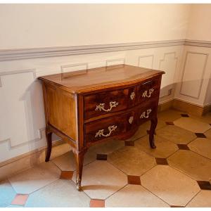 18th Century Walnut Chest Of Drawers