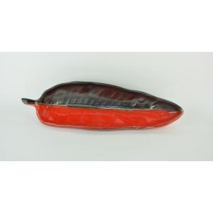 Cerenne, Long Red And Black Leaf