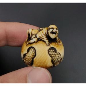 Netsuke - Bonze Laughing On A Mokugyo - Ivory - 19th Century
