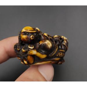 Netsuke - Mermaid Wrestling With An Octopus - Ivory - Japan - Meiji