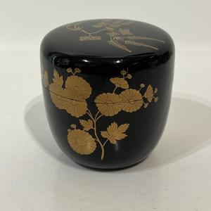 Natsume Japanese Lacquer Tea Caddy With Chrysanthemums And Ferns - Japan