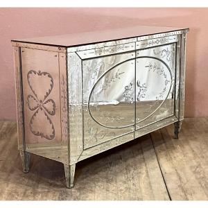 Venetian Style Chest Of Drawers With Engraved Mirrored Doors. Sideboard With Mirrors.