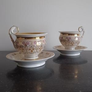 Paris - paire de grandes tasses à chocolat - riche décor - fin Empire ou Restauration
