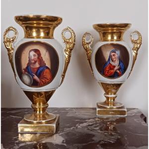 Paris, Restoration Period, Louis-philippe - Pair Of Porcelain Vases - Religiosa