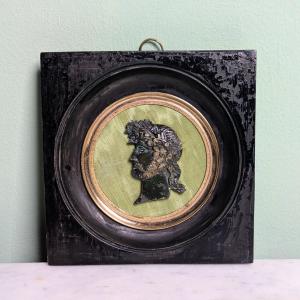 Souvenir Of The Grand Tour - Bronze Laurel Wreath Cameo And Blackened Wood Frame, Napoleon III