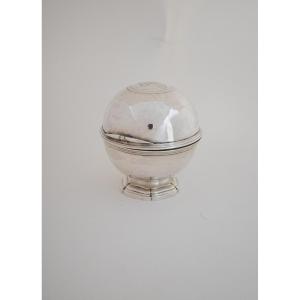 A Silver Soap Box By Pierre-françois Rigal, Paris (france), 1773 