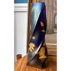 Quadrilateral Vase In Iridescent Enameled Glass With Japanese-style Floral Decoration – H. 26 Cm