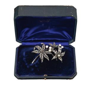 Diamond Trembling Flower Brooch
