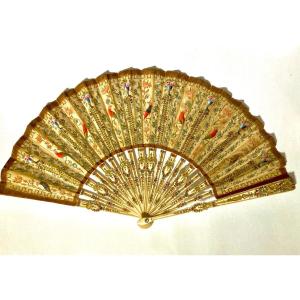 Les perroquets, vers 1900-1920 Eventail plié. Signature de la maison «Duvelleroy».