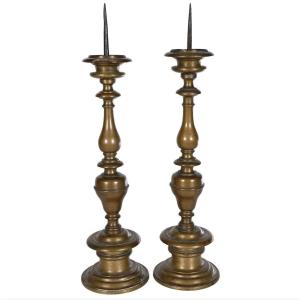 Pair Of Patinated Bronze Baluster-shaped Candlesticks, 17th Century