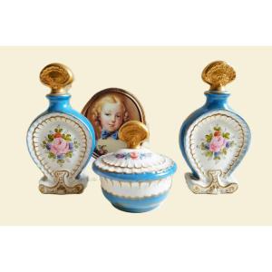 Hand Painted Pair Of Paris Porcelain Perfume Bottles And Powder Box 19th Century