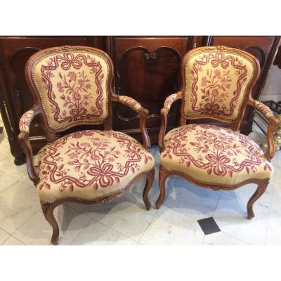 Pair Of Walnut Cabriolets Louis XV