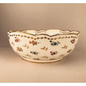 Clignancourt. Eighteenth Century Porcelain Bowl Or Salad Bowl