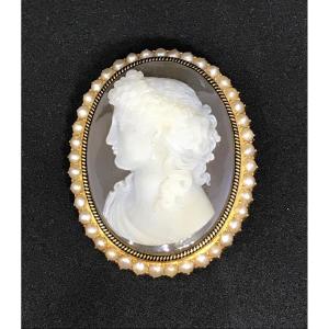 Pendant Brooch Set With A Cameo, 18 Carat Gold And Fine Pearls, Napoleon III Period