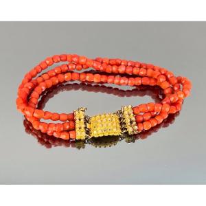 Bracelet In Coral Beads Late Nineteenth Century
