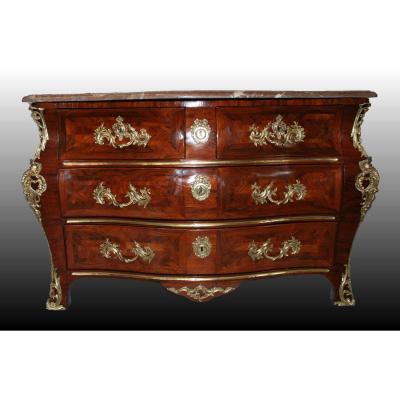 Convenient "tomb" From Louis XV