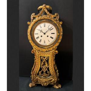 Cartel Clock In Carved And Gilded Wood, Italy 18th Century H 60cm