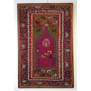 Antique Anatolian Rug "giordes" 180cm X 118cm