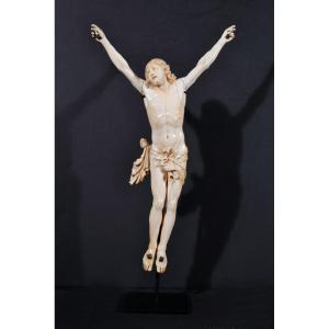 Christ In Ivory - Sculpture In The Round. France, 17th Century
