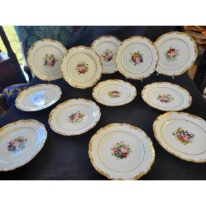 Set Of 12 Paris Porcelain Plates, 19th Century