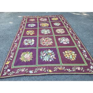 Carpet With Floral Box Decoration, 19th Century 