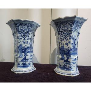 Pair Of Delftware Vases With A Chinese Motif, 18th Century 