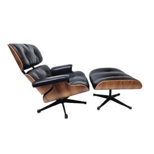 Eames Lounge Chair In Rosewood, In Perfect Condition! International Furniture
