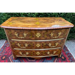 18th Century Chest Of Drawers 