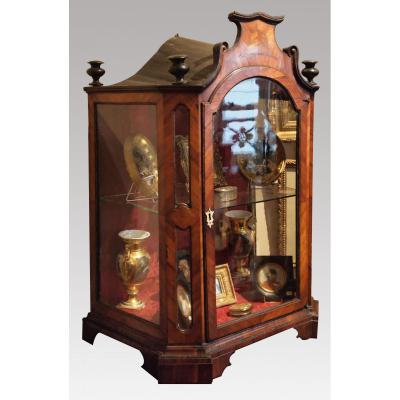 Showcase, Holland, Eighteenth Century