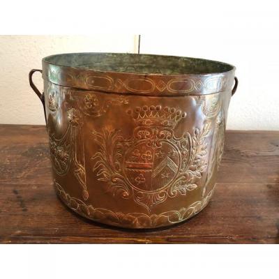 A Round Basin Armoirié