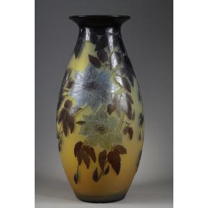 Important Clematis Vase - Galle Establishments