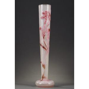 "cristallerie" Vase With Carnations - Emile Galle (1846-1904)
