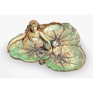 Ernst Wahliss (1836-1900) Large Dish Manufacture Turn Wien