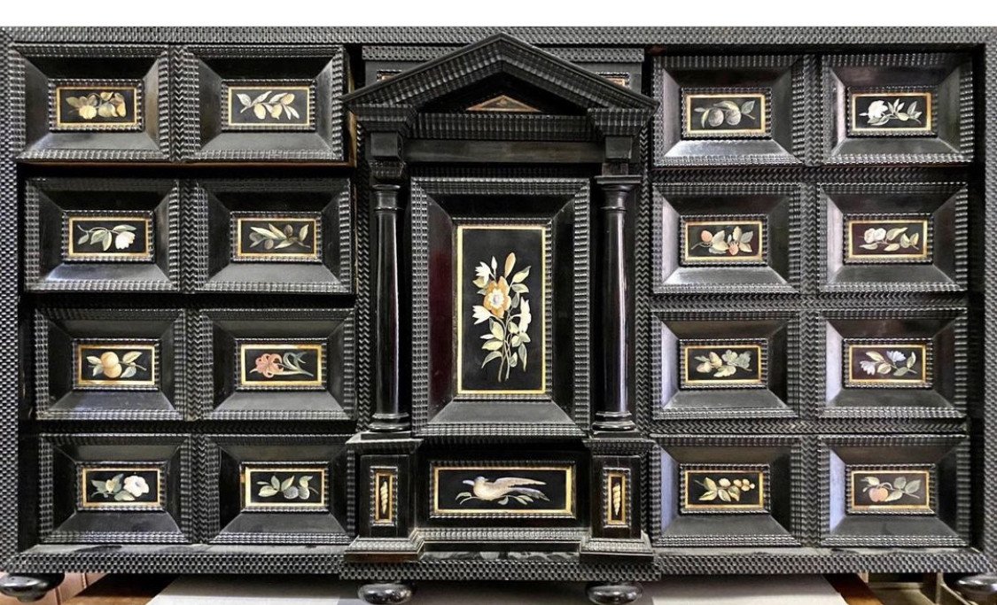 Armoire A’ Monnaie Ebene 
